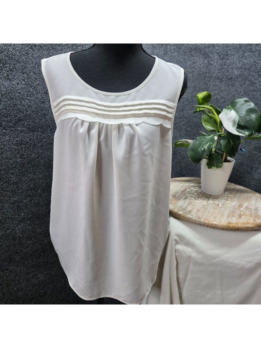Elle Pleated Blouse XXL Cream Sleeveless Scalloped Minimalist Babydoll Fairycore